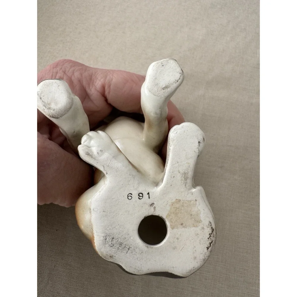 Vintage Mid Century Ceramic Beagle Puppy Figurine‎ Hand Painted Dog Decor